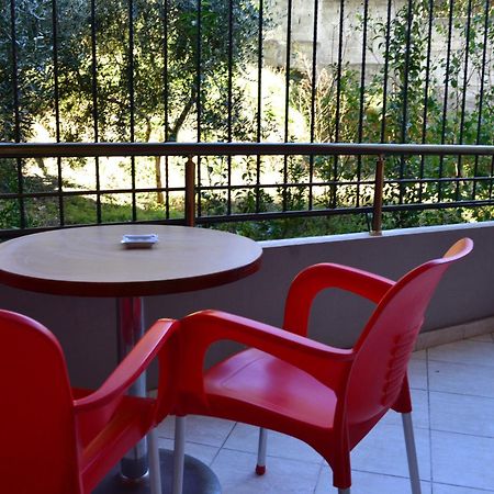 Seashell Art Decor Studio & Parking Vlore Exterior photo