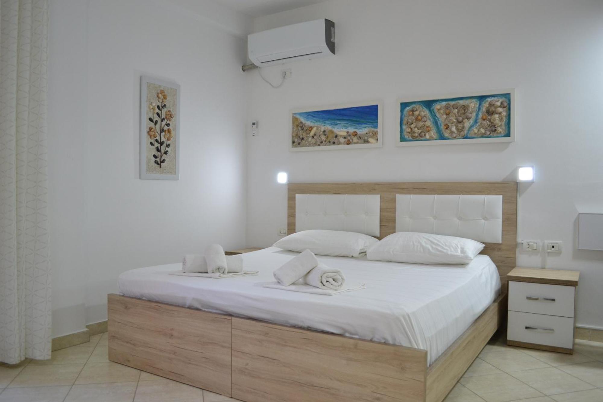 Seashell Art Decor Studio & Parking Vlore Exterior photo