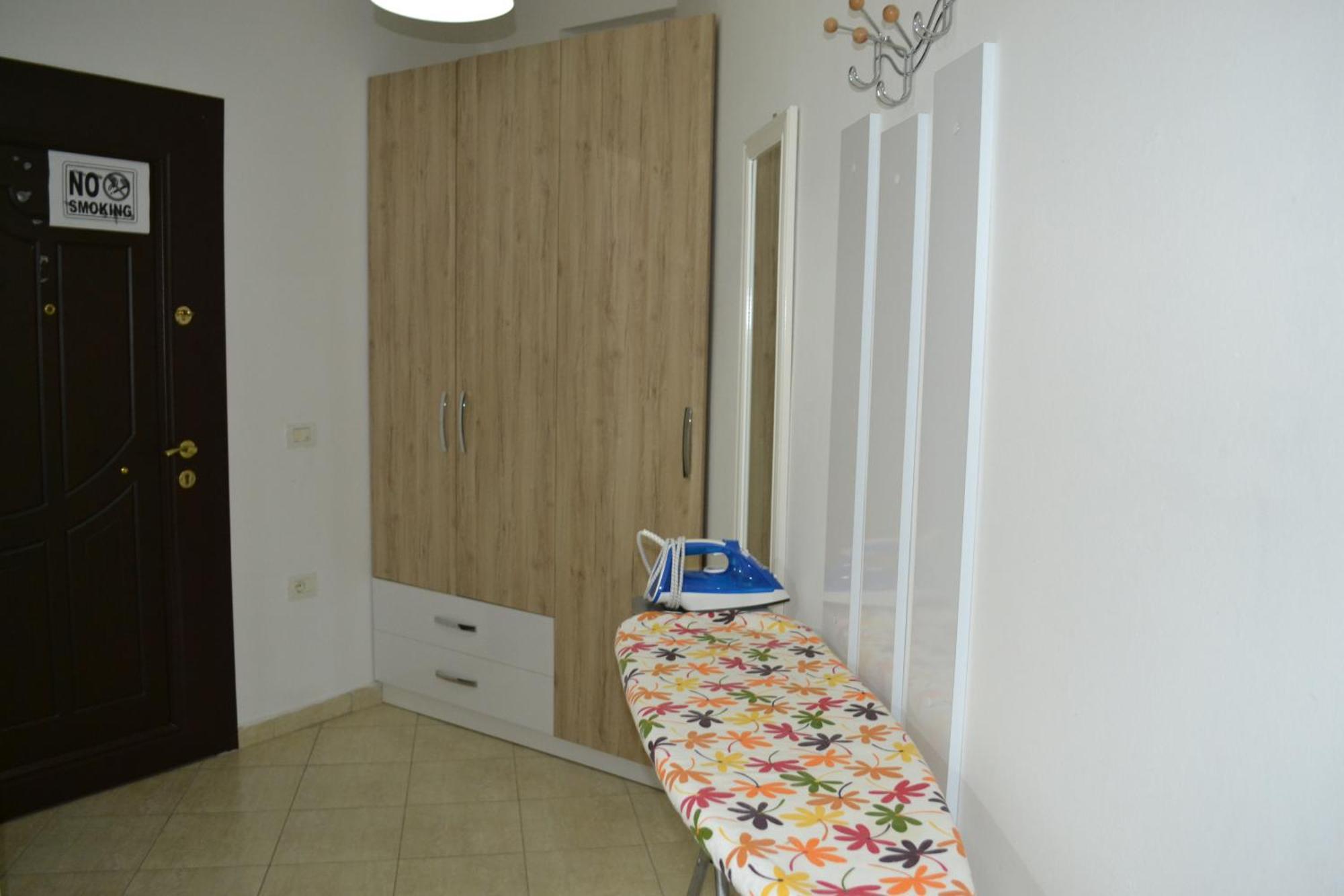 Seashell Art Decor Studio & Parking Vlore Exterior photo